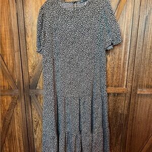 Chic Black and White Midi Dress